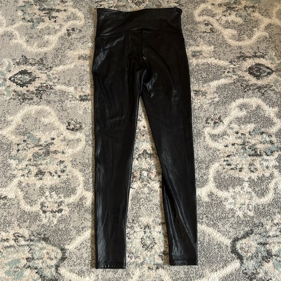 Spanx Faux Leggings in Black - Picture 6 of 7